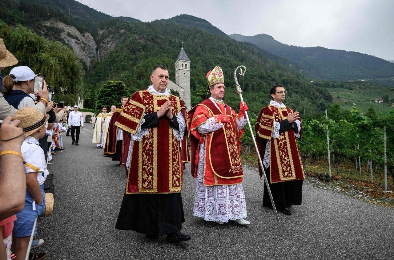 Consacrazioni episcopali dei lefebvriani, decretata la scomunica del Vaticano – La cronaca dello scisma