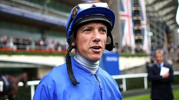 La leggenda dell’ippica mondiale Frankie Dettori coinvolto in un grave incidente stradale  – Che cosa sappiamo