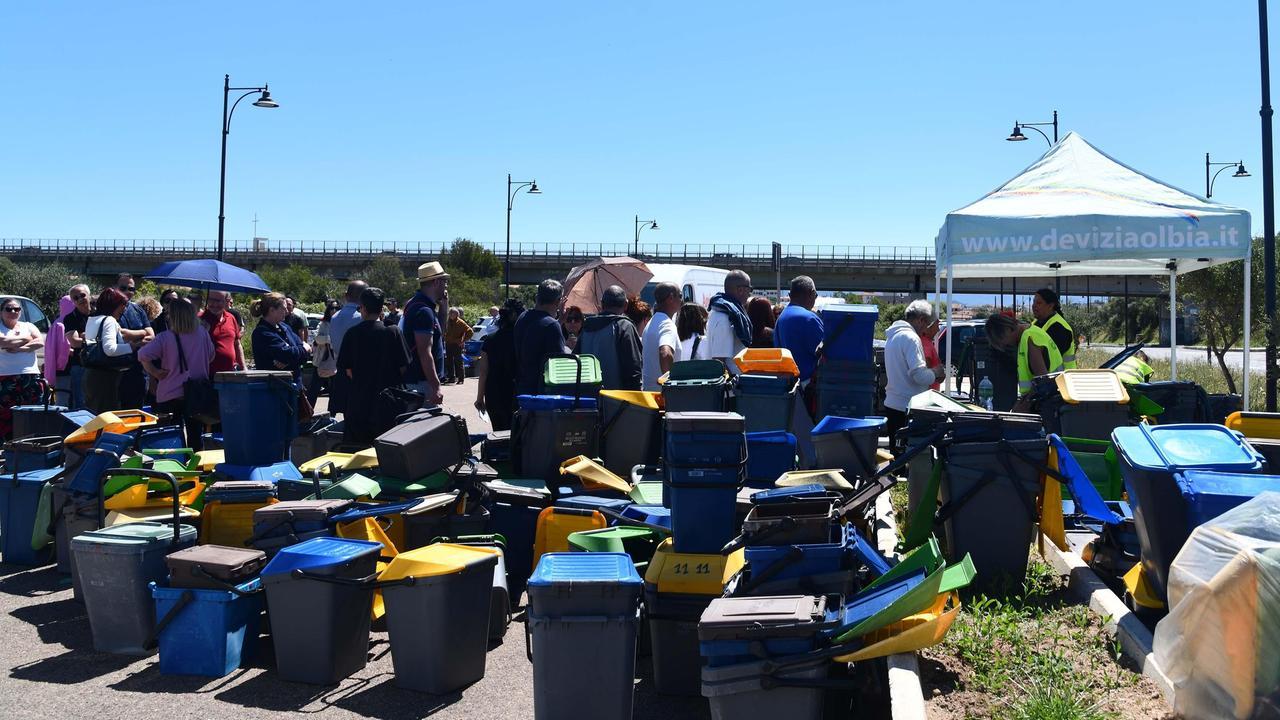 Olbia, mastelli della differenziata: nuova giornata di distribuzione straordinaria