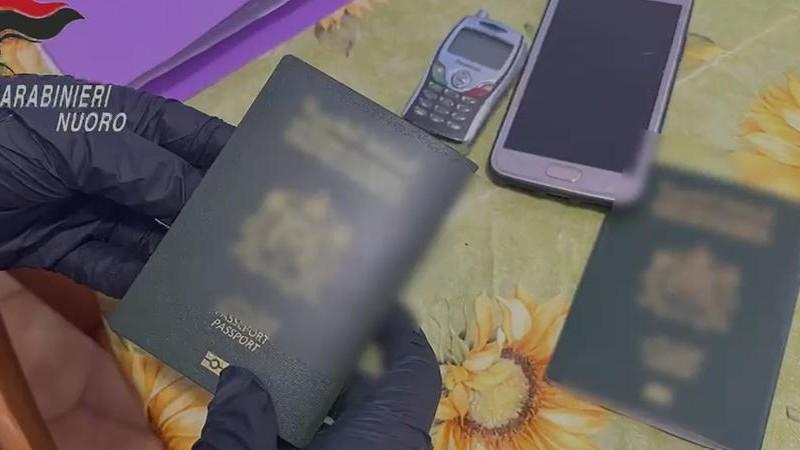 Favoreggiamento dell’immigrazione clandestina a Orosei, tre arresti e tre indagati – Tutti i nomi