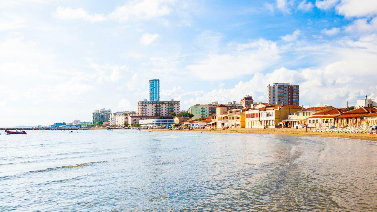 Case al mare, l’ultima analisi sui prezzi: a Forte dei Marmi sono da capogiro. Rincari: due località toscane nella top 10
