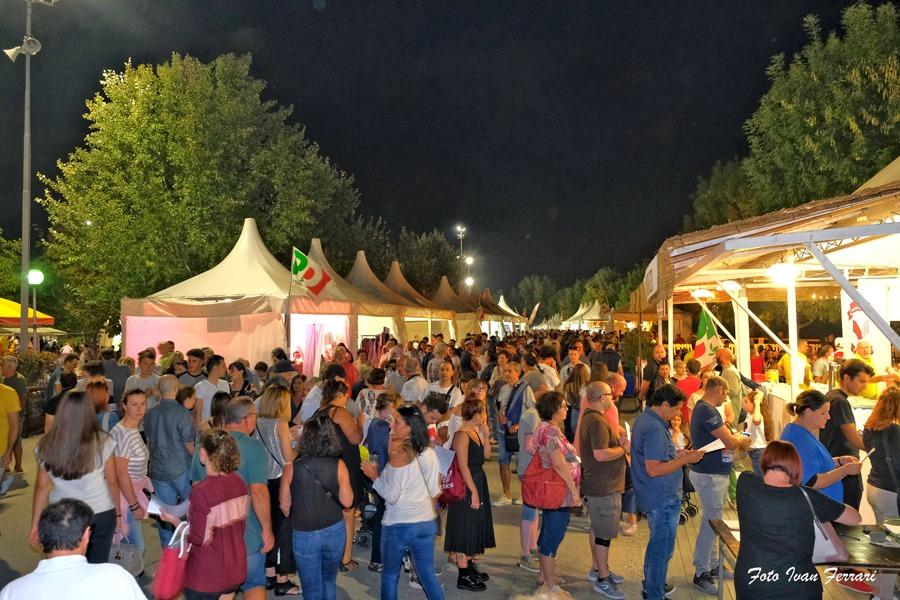 Festa dell’Unità di Villalunga, ecco il programma: ospiti de Pascale, Silvia Salis, Renzi e Bonaccini