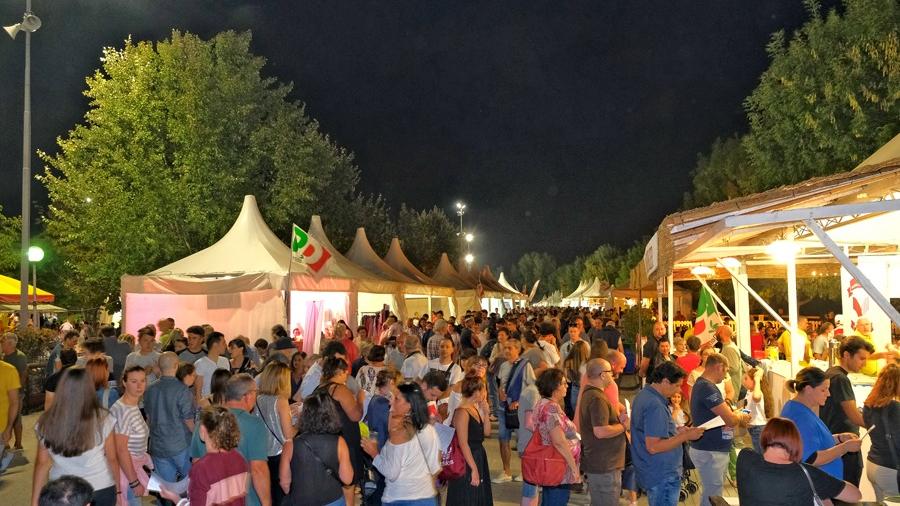 Festa dell’Unità di Villalunga, ecco il programma: ospiti de Pascale, Silvia Salis, Renzi e Bonaccini