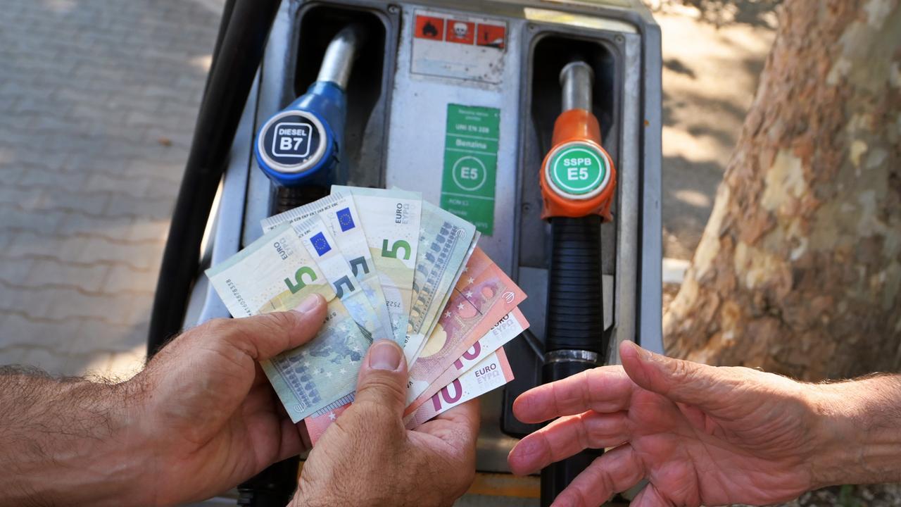 Accise, sta per scadere lo sconto – Ecco quanto costerà il pieno senza proroga