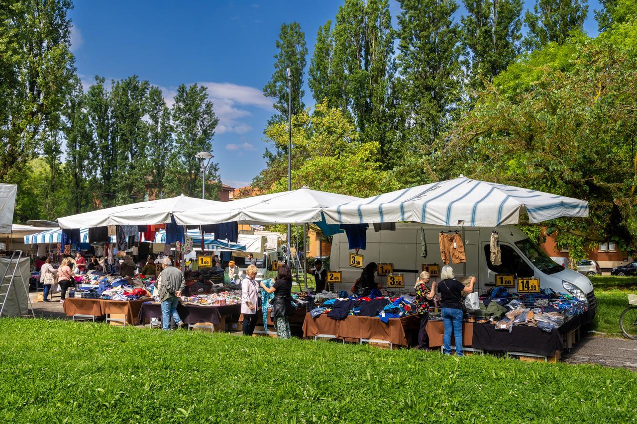Mercato del lunedì a Ferrara, l’opposizione: «Il Comune si apra al confronto»