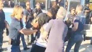 Lo sgombero del picchetto davanti alla Acca di Seano