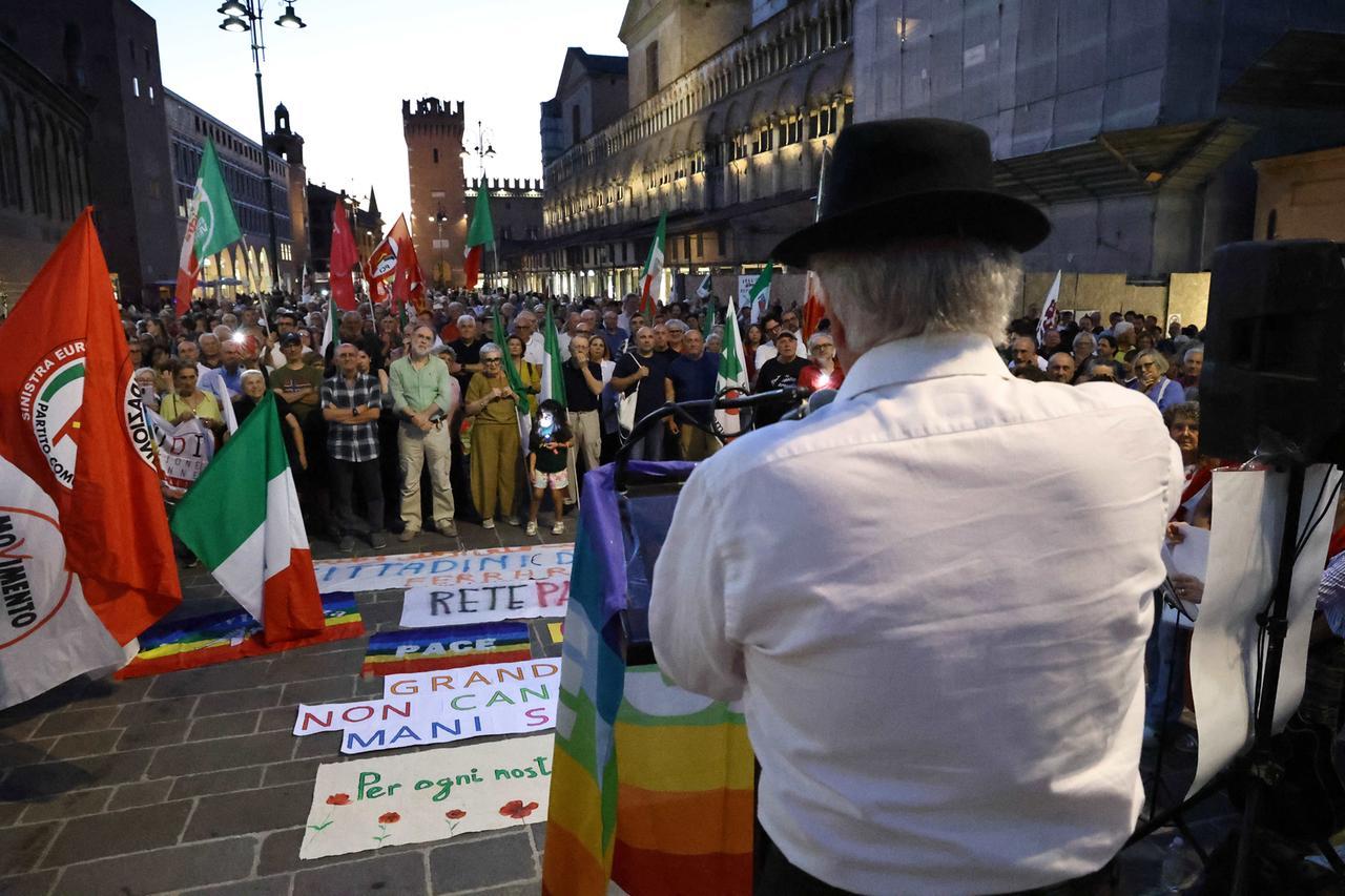 Italo Balbo divide ancora Ferrara: un abisso tra Sala Estense e piazza
