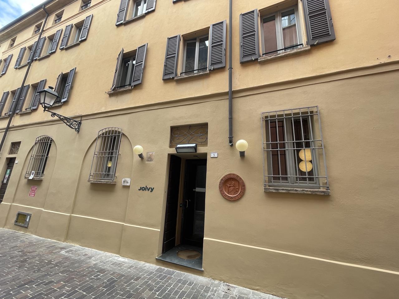A Reggio nasce un nuovo studentato a due passi da piazza Prampolini: 99 posti letto nell’ex albergo Le Notarie