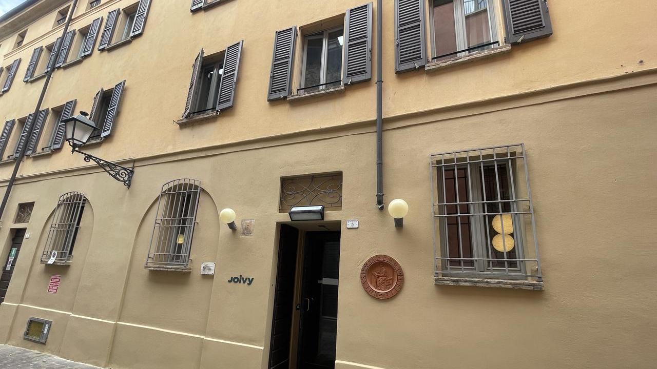 A Reggio nasce un nuovo studentato a due passi da piazza Prampolini: 99 posti letto nell’ex albergo Le Notarie