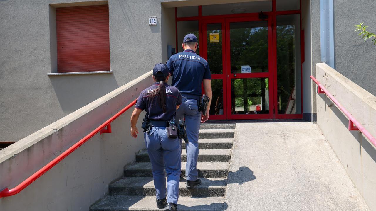 Tentato omicidio a Ferrara: la donna arrestata resta in carcere
