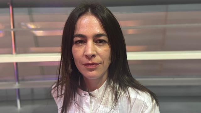 Elena Testi: «Oggi vogliamo un’informazione che ci dia ragione. Netanyahu? Grande comunicatore. Trump privatizza il diritto internazionale»