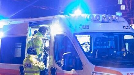 Giovane aggredito in centro a Modena: «Volevano ammazzarmi»