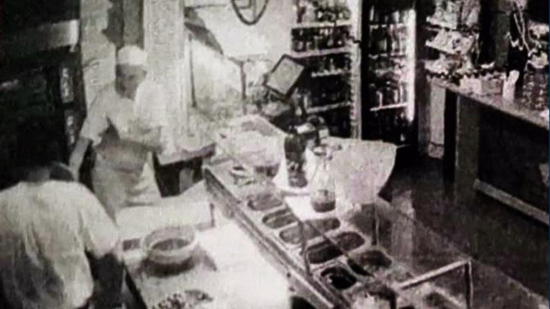 Omicidio in pizzeria, prima la richiesta di pizze a credito, poi l’aggressione: «Così imparano a trattare la gente psichiatrica»