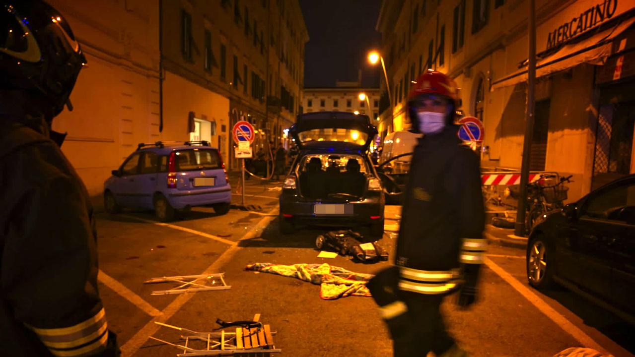 Un'immagine del caos di via Buontalenti