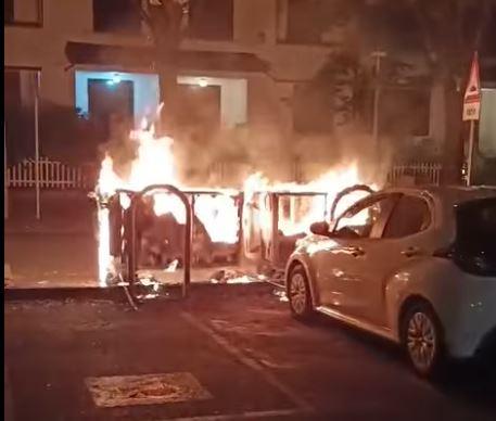 Livorno, svolta dopo i roghi dei cassonetti. Preso il piromane: è un uomo di 54 anni