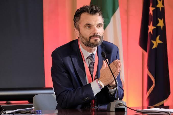
	Il sindaco Matteo Biffoni

