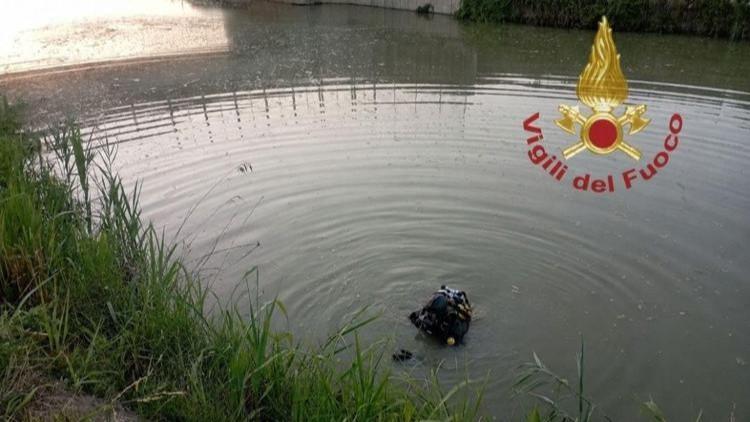 Finisce nel canale con l’auto: morto il giovane conducente