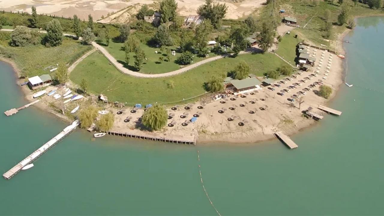 
	Il lago dei Renai (Foto: Parcorenai.it)

