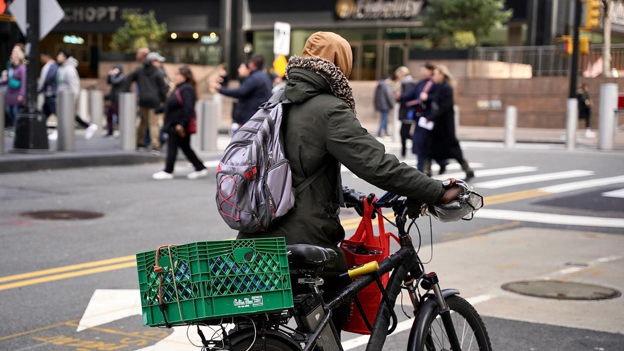 Denunciato ladro di biciclette: in cantina ne nascondeva dieci