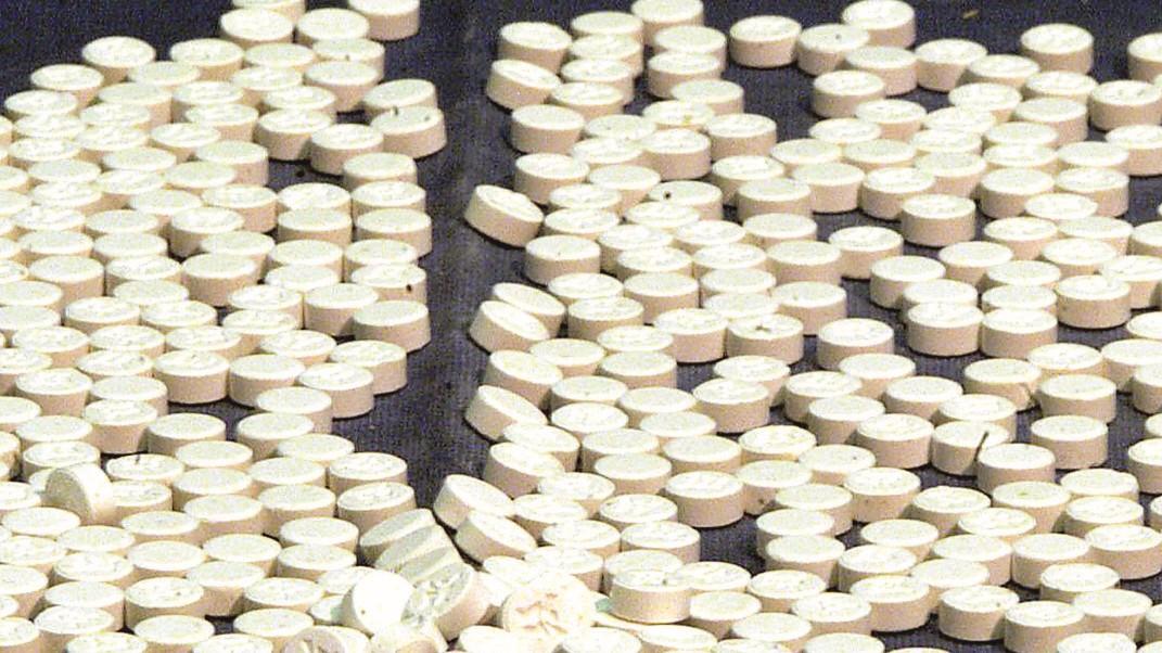 Allarme droghe sintetiche, potenti, economiche e facili da nascondere: tra i giovani spopolano – Parla l’esperto