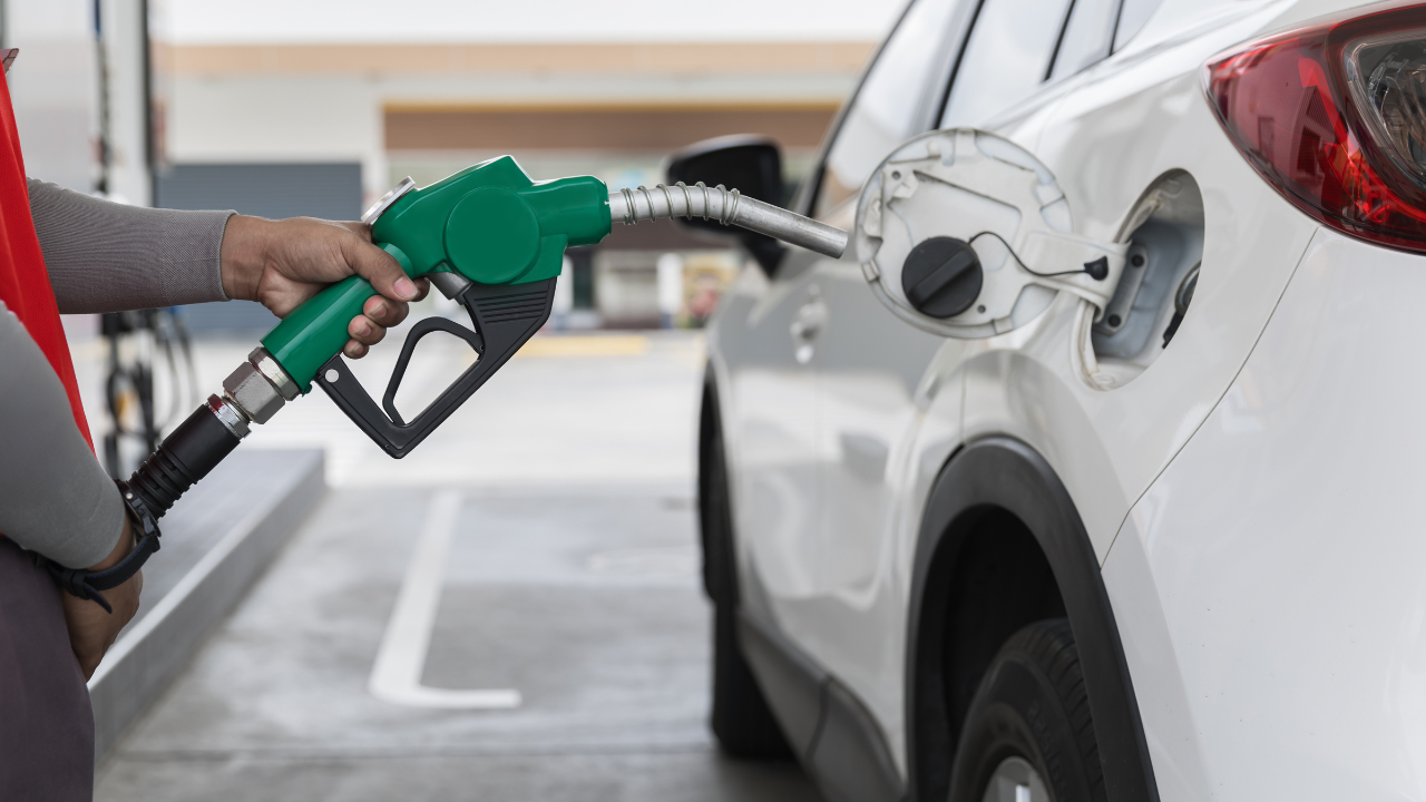 Benzina e gasolio: come stanno cambiando i prezzi e a cosa andiamo incontro