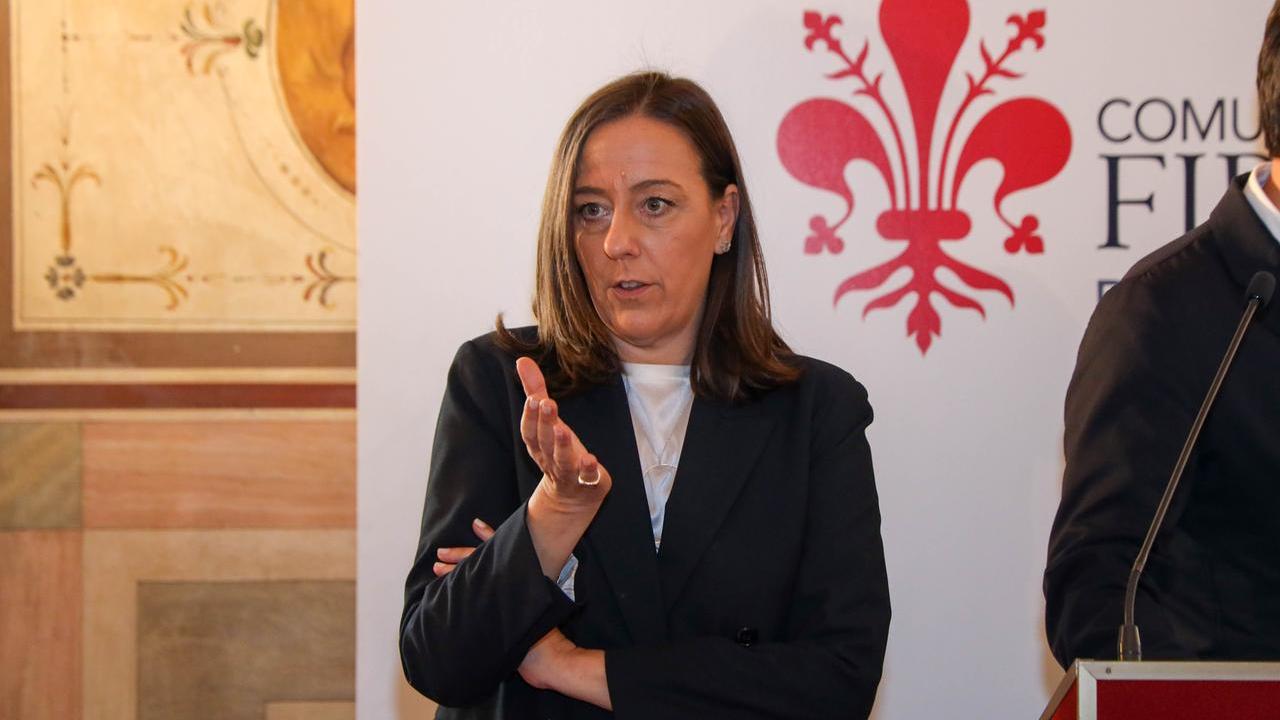 Sara Funaro prima sindaca d’Italia: ora il sogno di Giani si affievolisce. Schlein la incorona: “Pieno sostegno”
