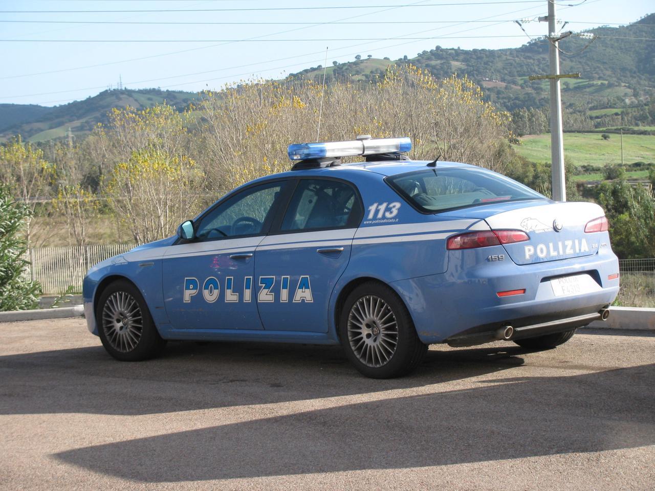 Deteneva droga per lo spaccio e una mazza da baseball senza motivo: 21enne denunciato e arrestato