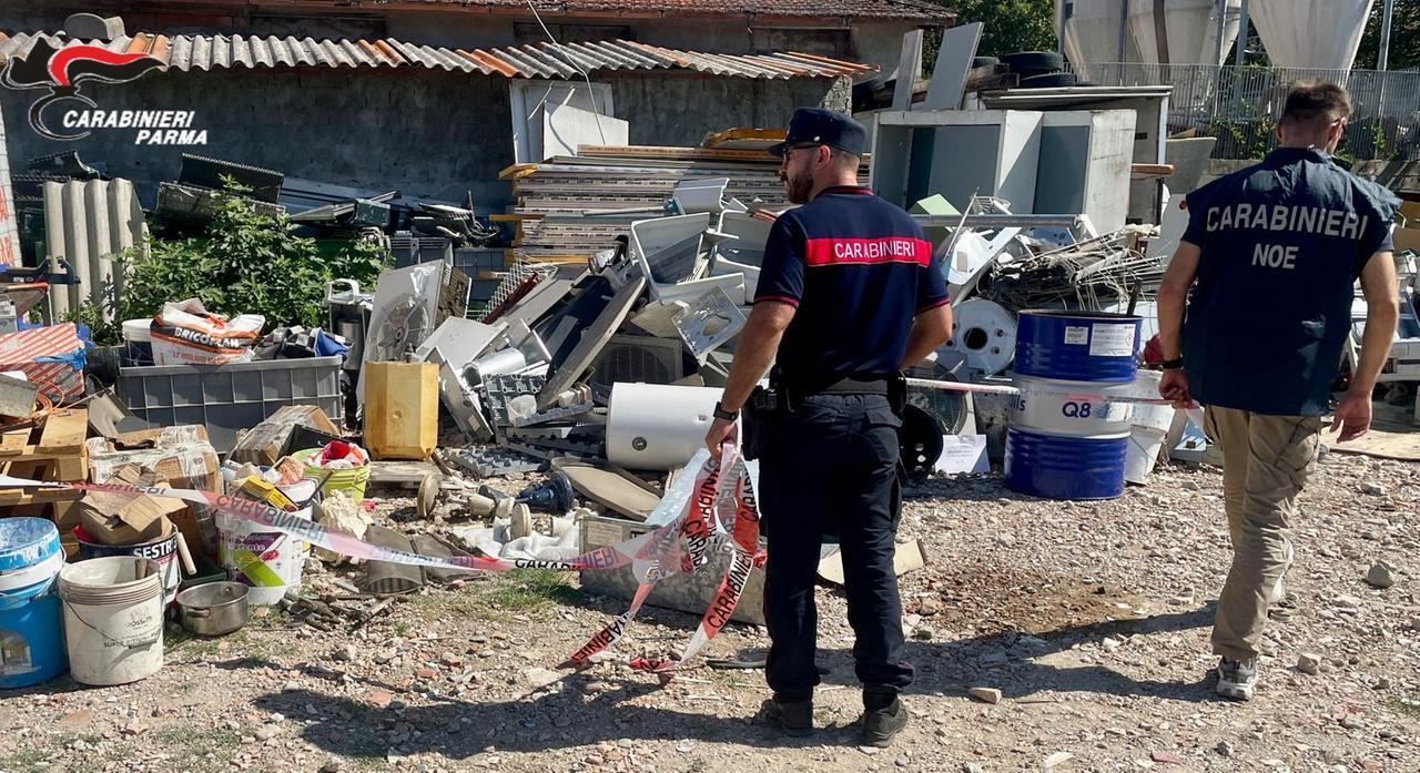 Traffico illecito di rifiuti metallici, 20 indagati e quattro società coinvolte tra Reggio Emilia e Parma