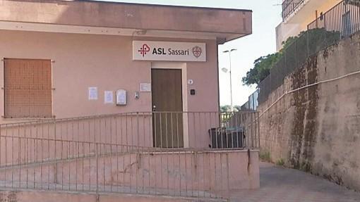 Manca il medico da mesi: la mobilitazione dei residenti. Il sindaco: «Presto la soluzione»