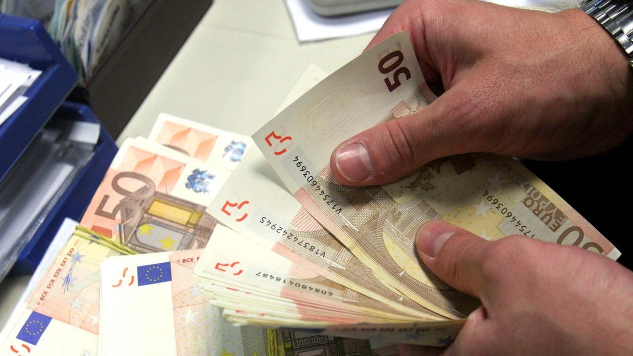 Ecco il bonus giovani, fino a 500 euro al mese per il primo contratto: le regole, requisiti e come richiederlo