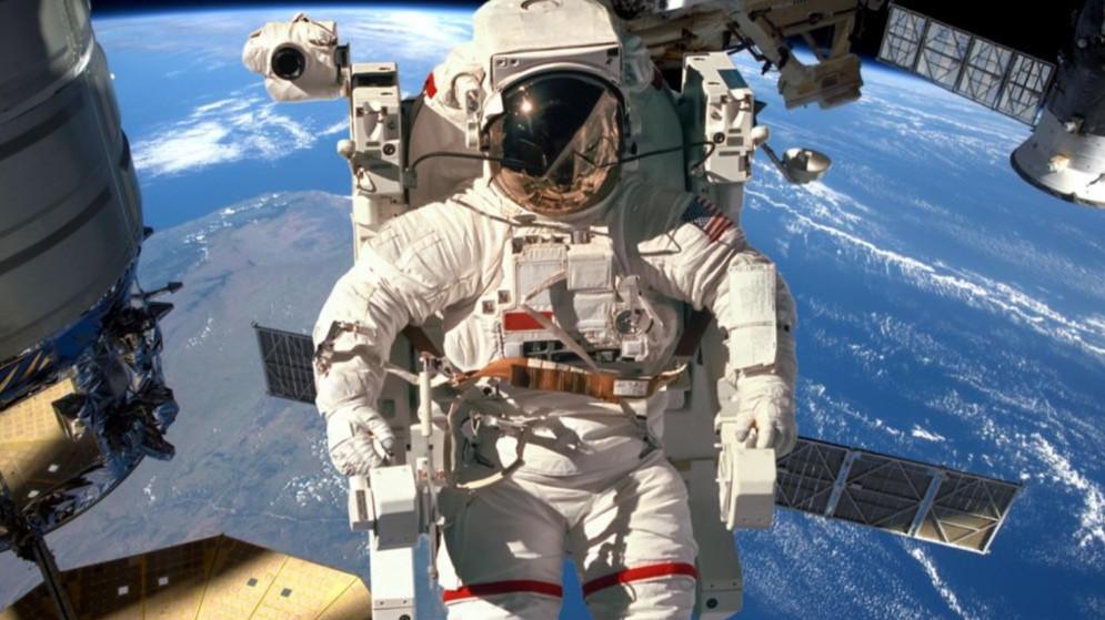 La scoperta di una équipe sassarese, dal vino rosso un alleato per proteggere il cuore degli astronauti in orbita: lo studio