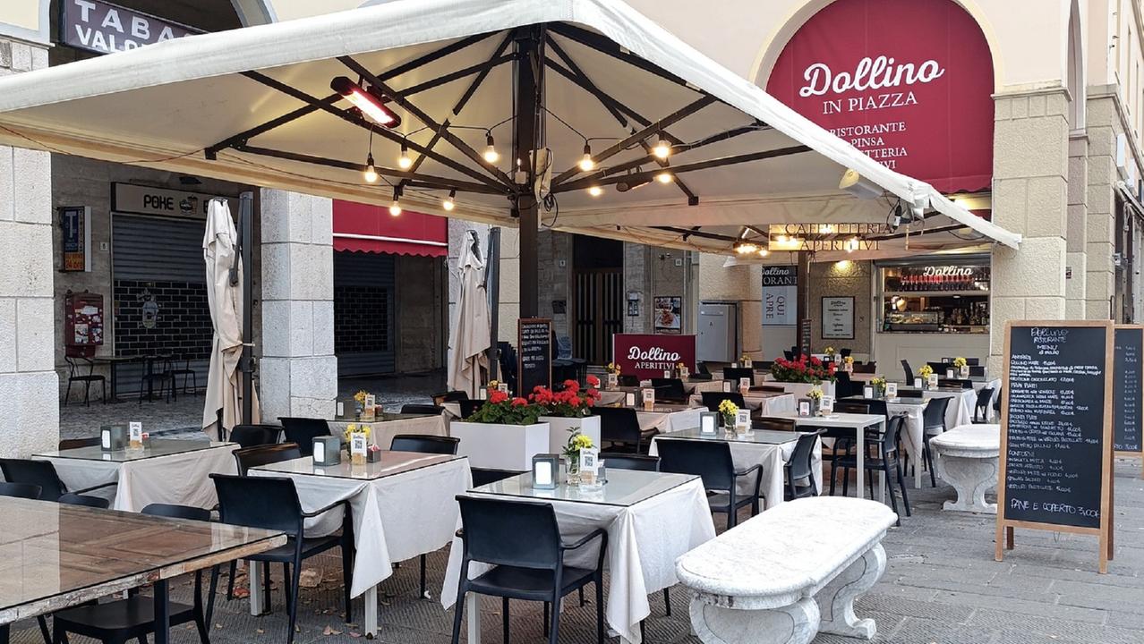 Il bar "Dollino" di piazza Grande