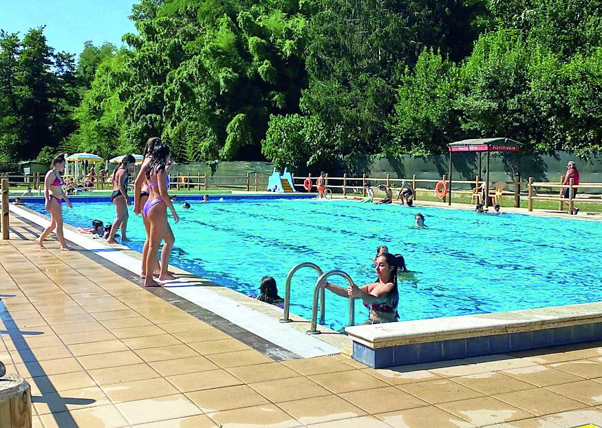 
	La piscina di Vernio, quando era aperta

