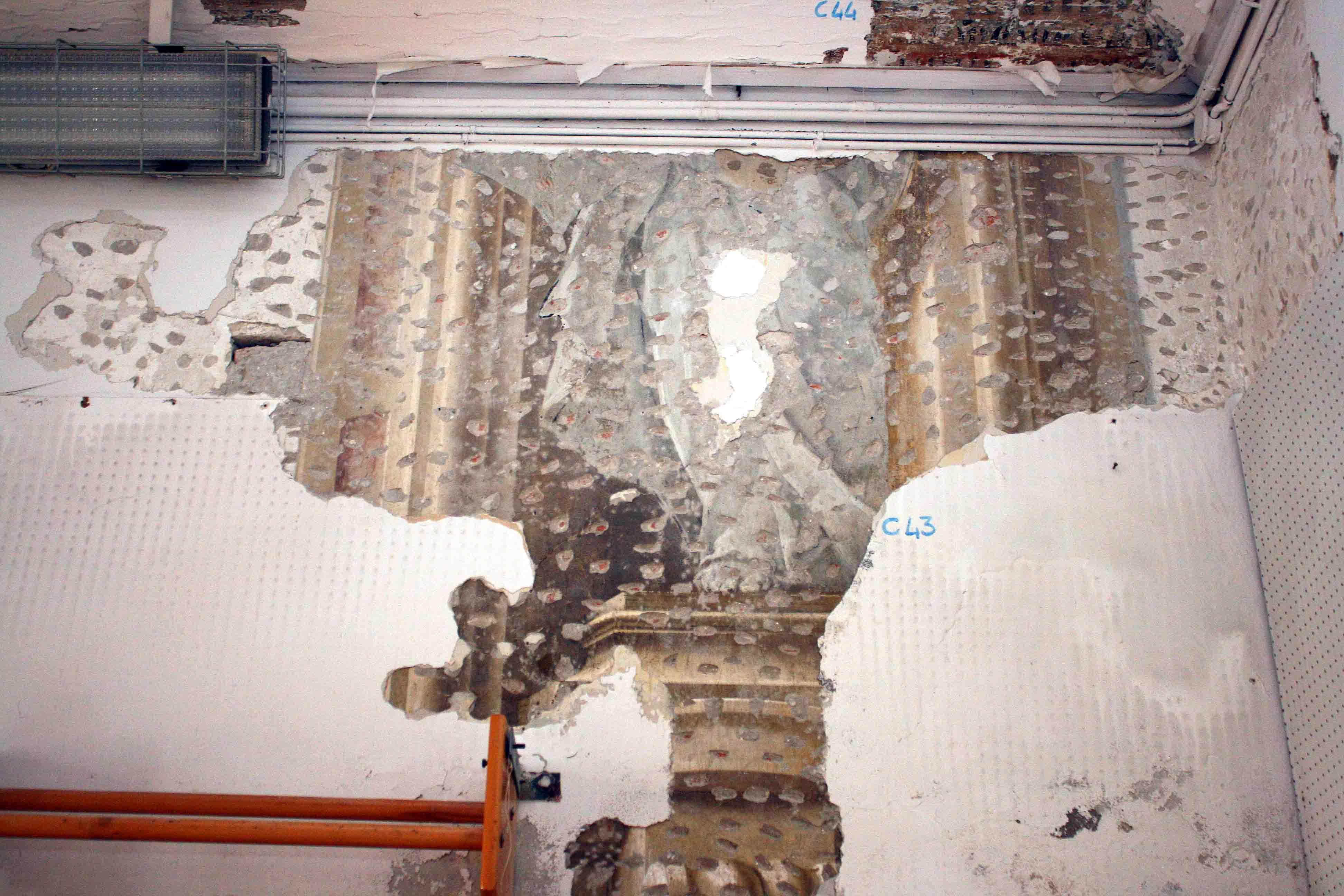Uno degli affreschi venuto alla luce nell'ex convento di Santa Maria in Vado