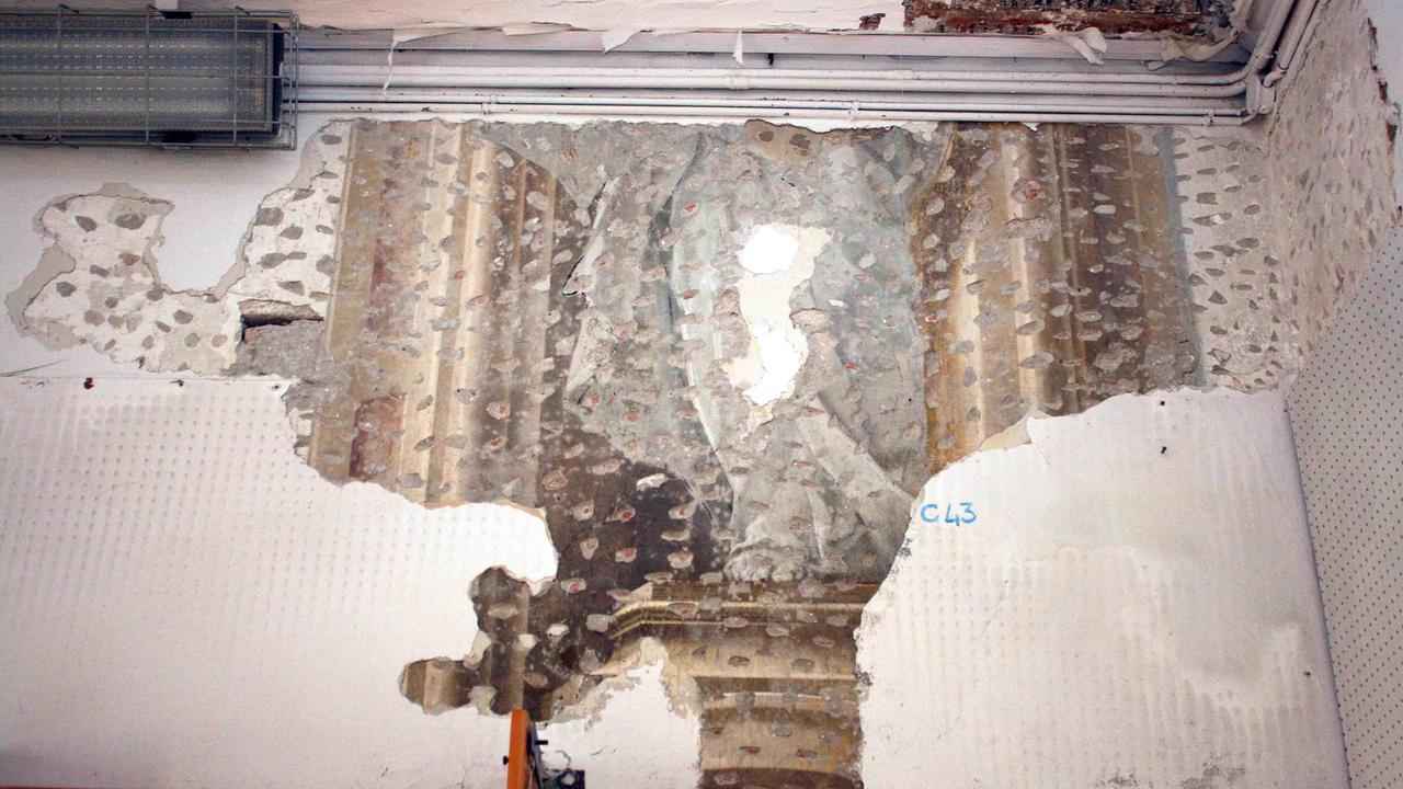 Uno degli affreschi venuto alla luce nell'ex convento di Santa Maria in Vado