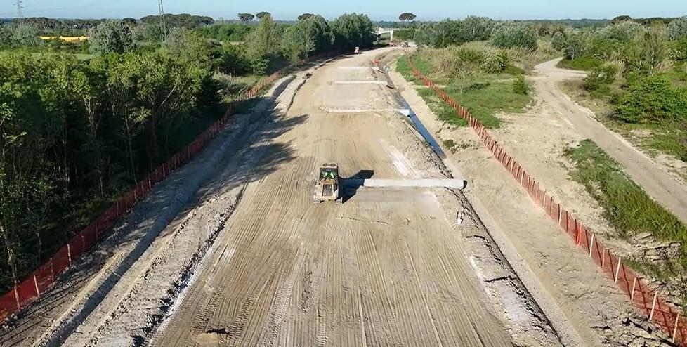 Pisa, una città assediata dal traffico: «Colpa della strada che non c’è» 