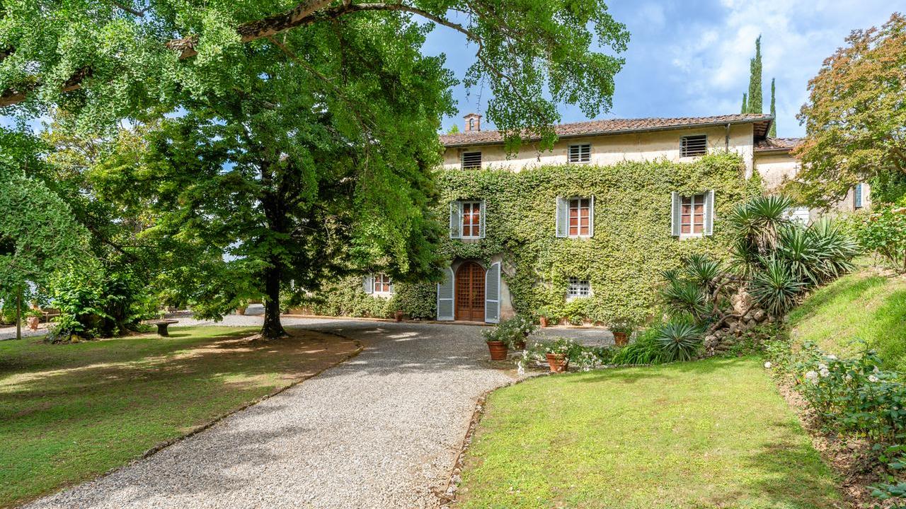Villa Imperatore Bernardini, una delle dimore in affitto in Lucchesia (foto da Salogi)