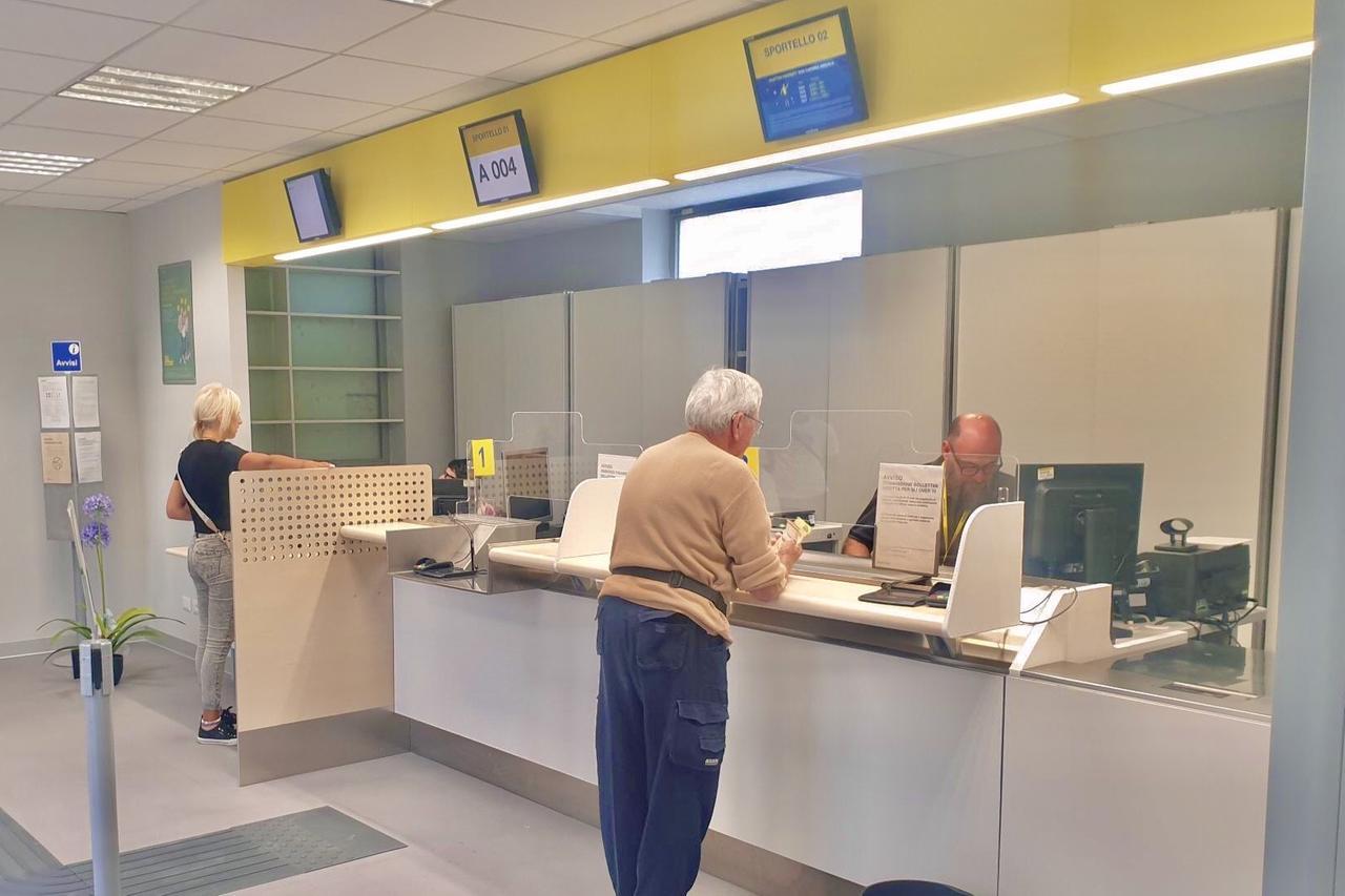 Ferrara, anziani più tecnologici: quasi 2000 over 80 usano l’app di Poste