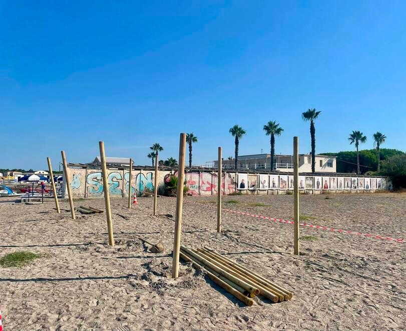 
	La struttura in corso di realizzazione sulla spiaggia di Vada

