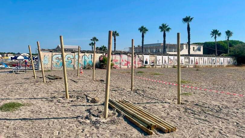 La struttura in corso di realizzazione sulla spiaggia di Vada