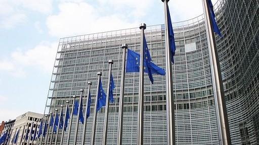 Chat Control, l’Europa controllerà email e messaggi privati? Cosa è stato votato e cosa succede ora