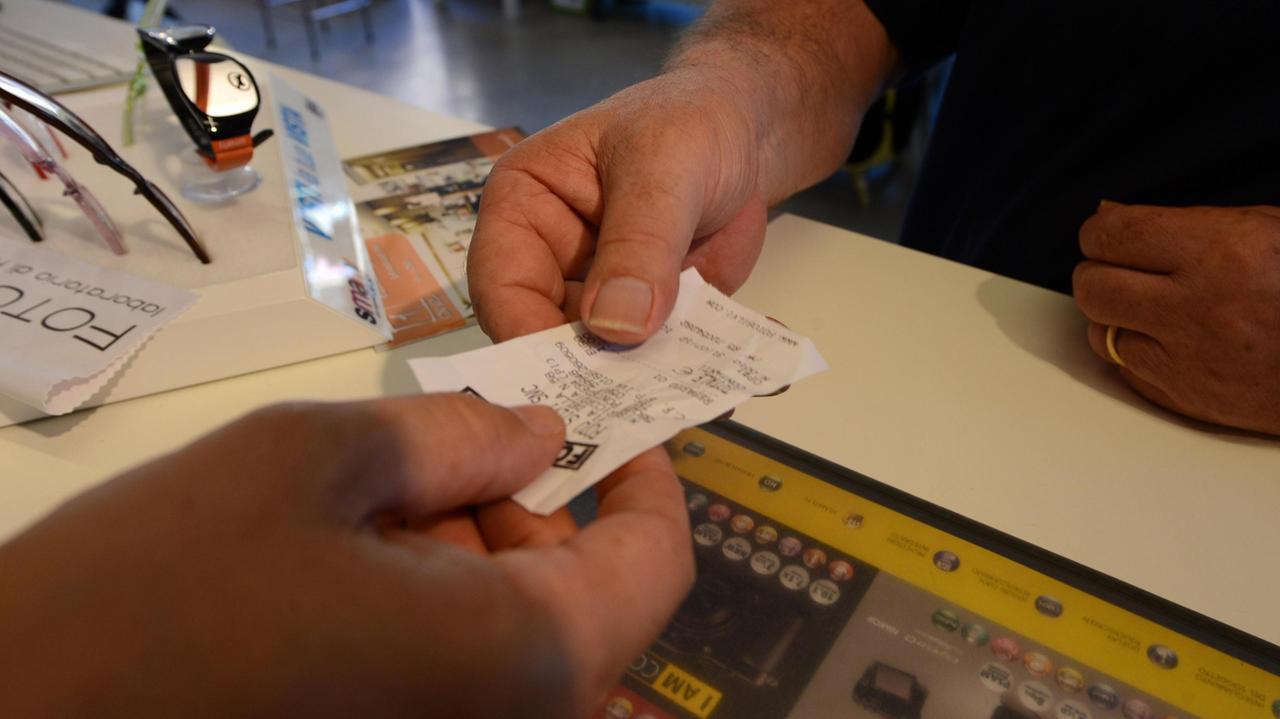 Sassari, hanno nascosto al Fisco ben 20milioni: ecco come funzionava il sistema per nascondere gli incassi
