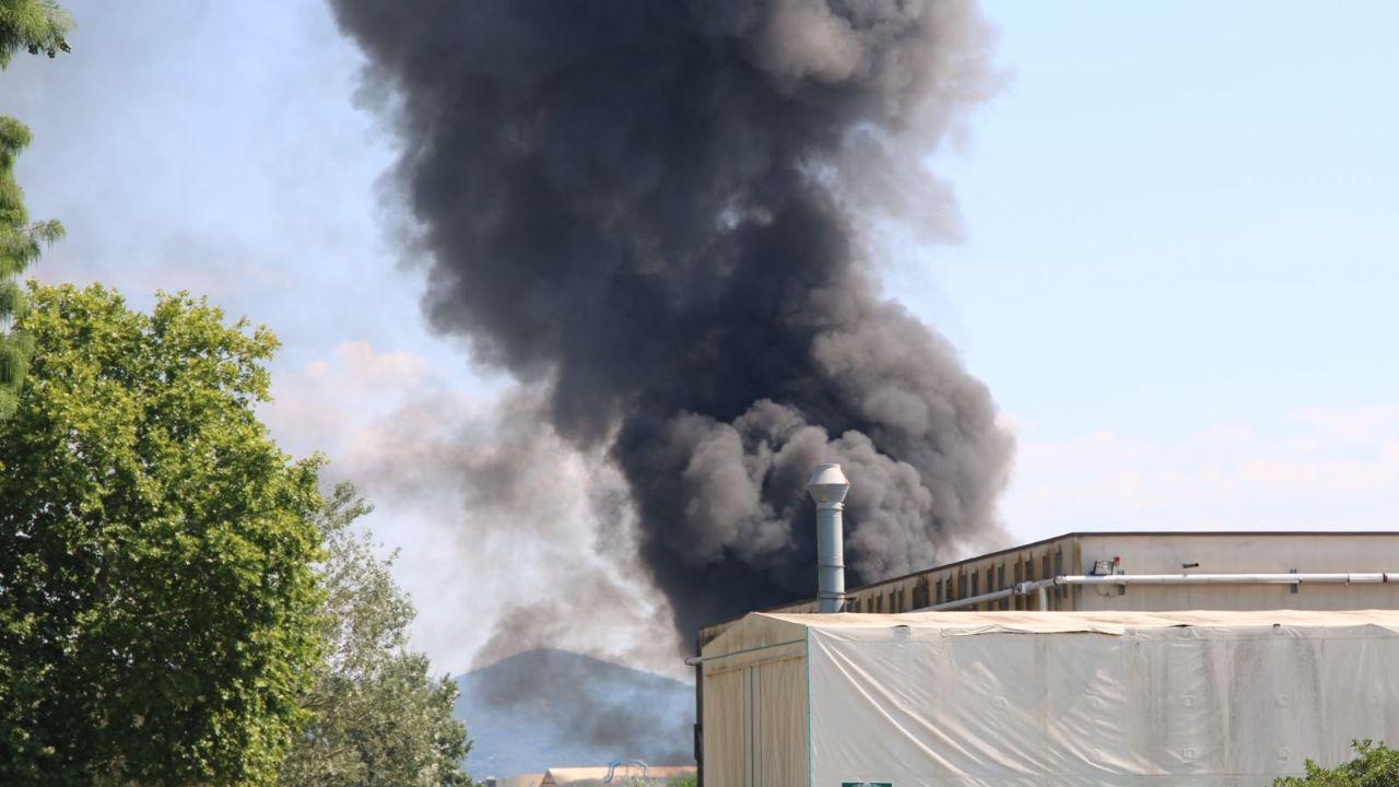 Il fumo (foto Giannini)