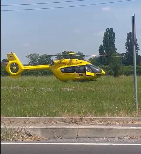 Fuori strada con la moto a Carpi, grave un 17enne di Rolo