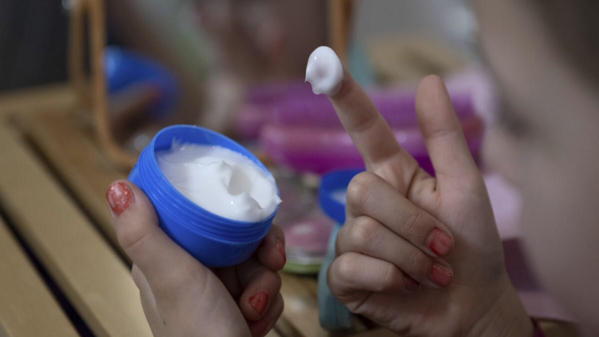 In negozio vendeva cosmetici e saponi cancerogeni, intervengono i Nas