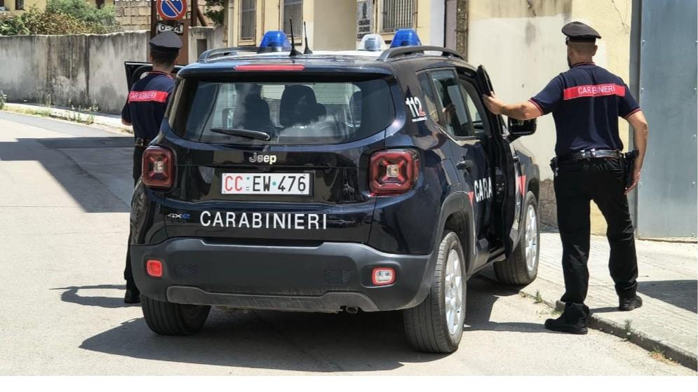 Insegue il fratello e lo uccide a colpi di mannaia – Che cosa sappiamo
