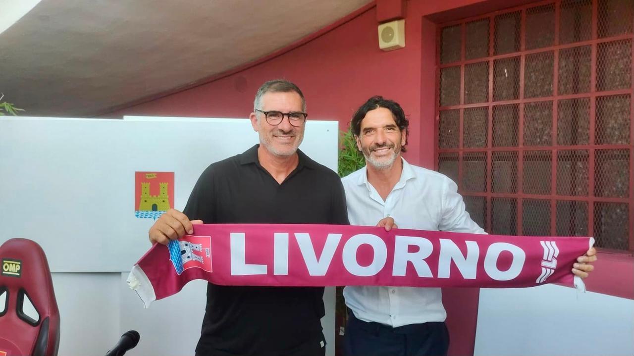 Livorno, il giorno di Cristiano Lucarelli. Cori e bandiere amaranto: «La scomparsa di Igor ha cambiato tutto»