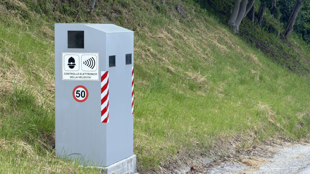 Autovelox, entra in vigore il nuovo decreto: spenti 850 apparecchi (c’è una data che fa la differenza)