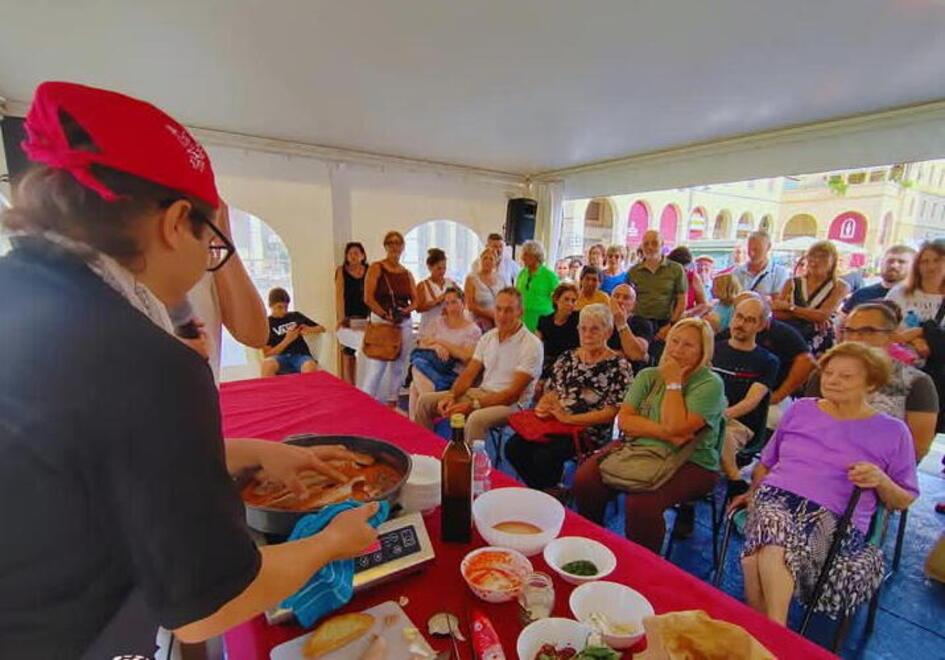 Verso il Cacciucco pride: a Livorno due gare di cucina (come partecipare). E si cercano 10 addetti