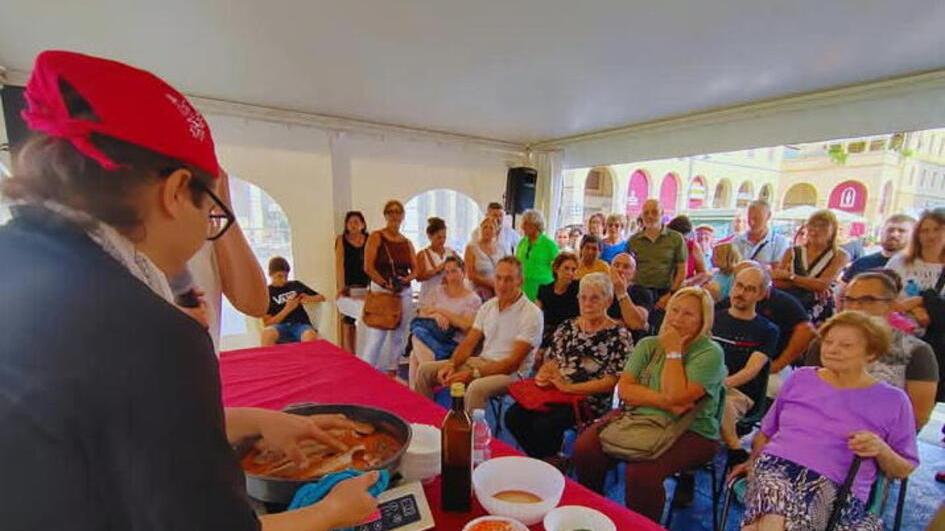 Verso il Cacciucco pride: a Livorno due gare di cucina (come partecipare). E si cercano 10 addetti